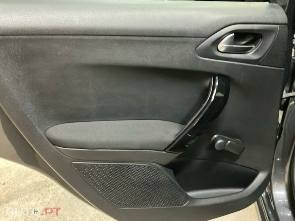 Peugeot 208 1.2 VTi Style