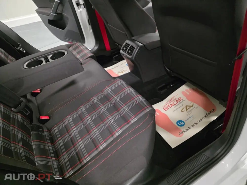 Volkswagen Golf 2.0 TSI GTI DSG Performance