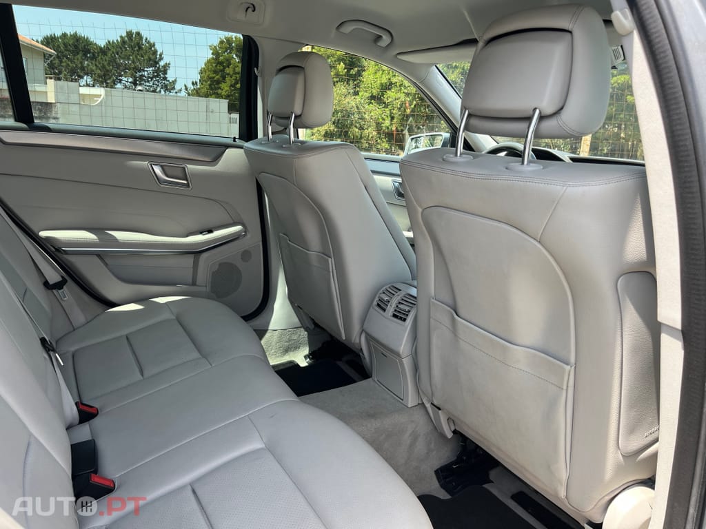 Mercedes-Benz E 300 BlueTEC Hybrid Avantgarde