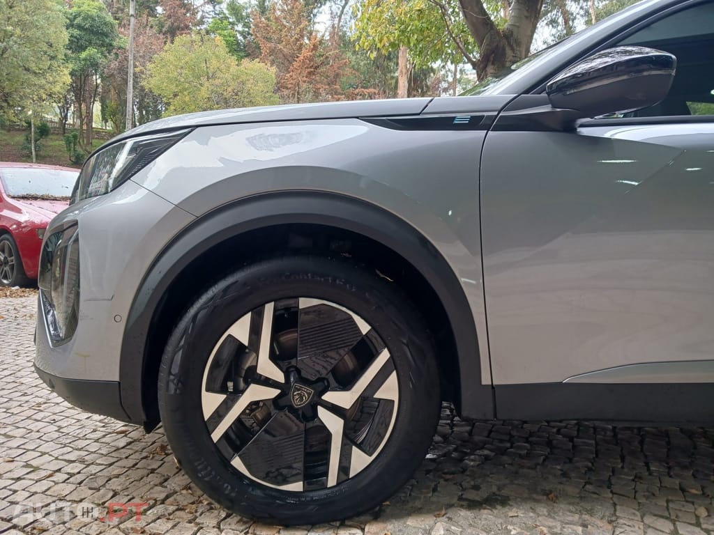 Peugeot E-2008 50 kWh Allure Pack