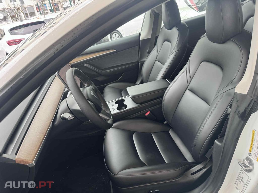 Tesla Model 3 Standard Range Plus RWD
