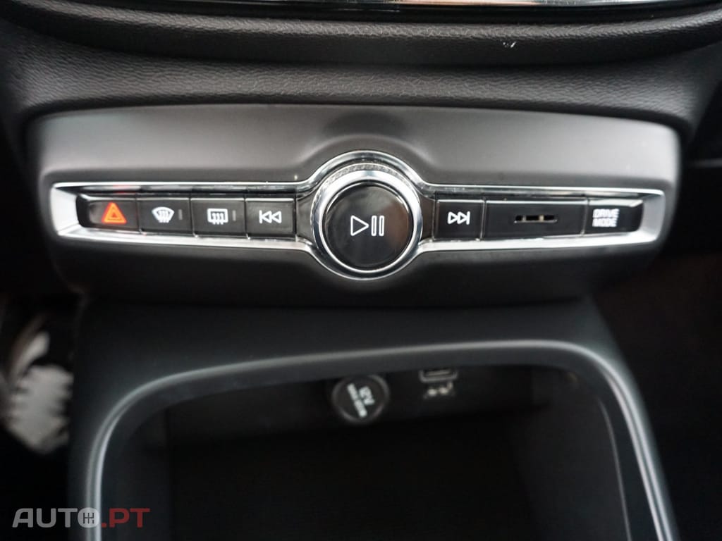 Volvo XC40 T2 Momentum Pro