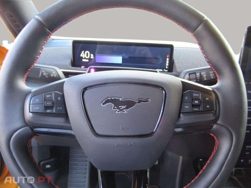 Ford Mustang Mach-E I.V.A DEDUTÍVEL AWD 