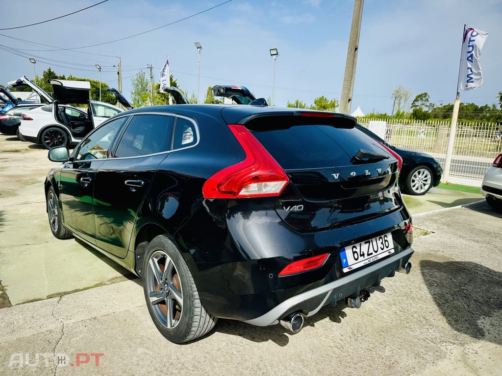 Volvo V40 2.0 D4 R-Design