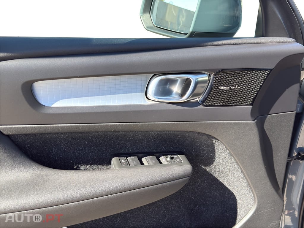 Volvo XC40 1.5 T5 PHEV Momentum Plus