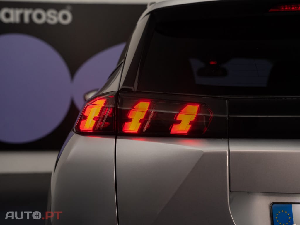Peugeot E-2008 50 kWh Allure Pack