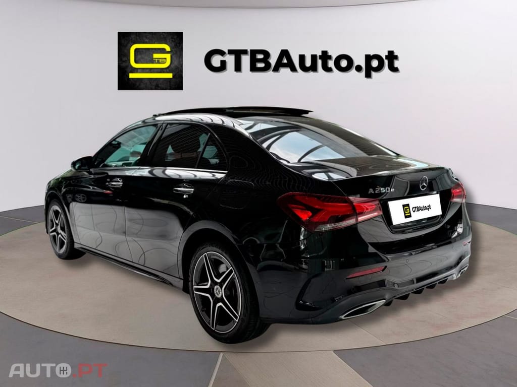 Mercedes-Benz A 250 I.V.A DEDUTIVEL e AMG