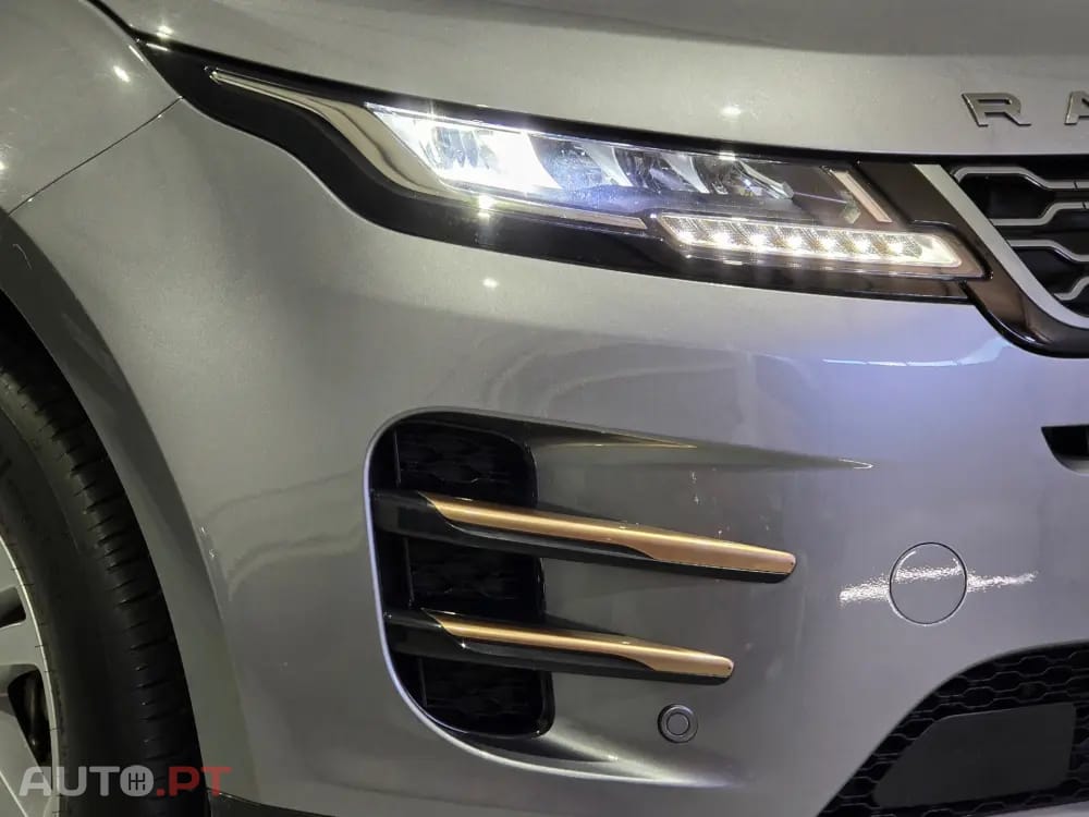 Land Rover Evoque P300e R-Dynamic