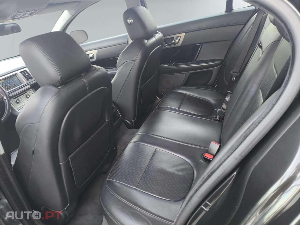 Jaguar XF 3.0 D SPORT