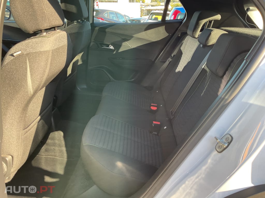 Peugeot 2008 1.2 PureTech Style