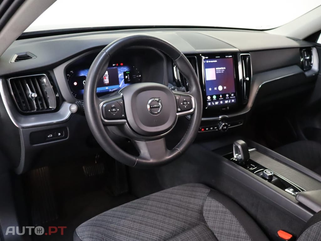 Volvo XC60 2.0 T6  AWD PHEV Core Auto