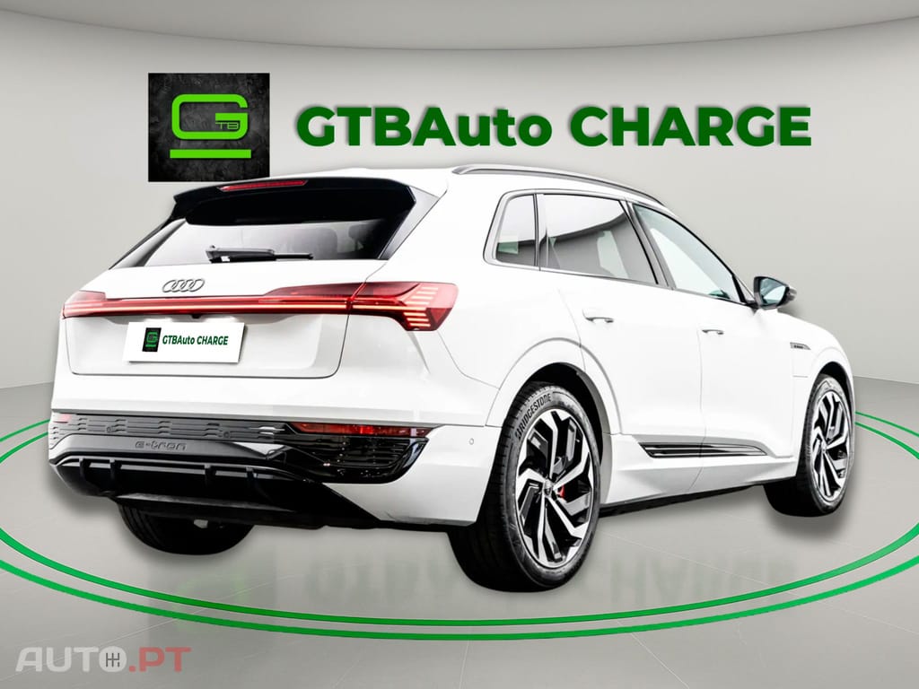 Audi Q8 E-Tron 55 S LINE BLACK I.V.A DEDUTIVEL 