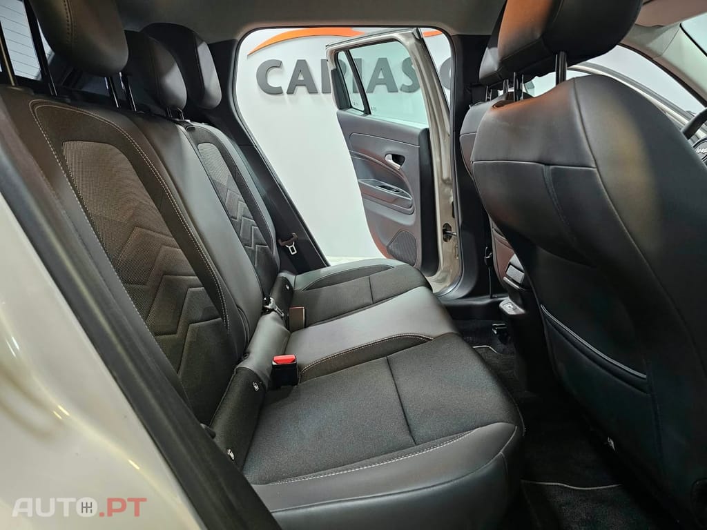 Jeep Avenger 1.2 GSE T3 Altitude