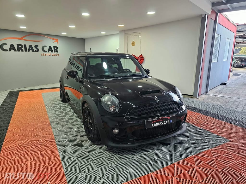 MINI Cooper S John Cooper Works