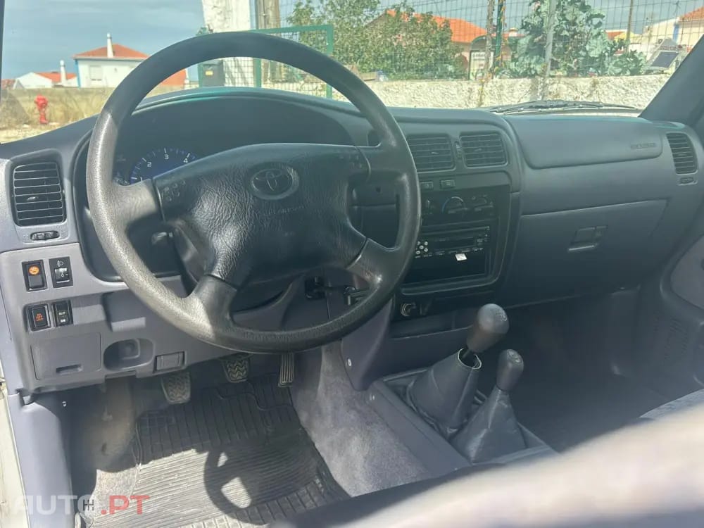 Toyota Hilux 2.5 D4-D Tracker
