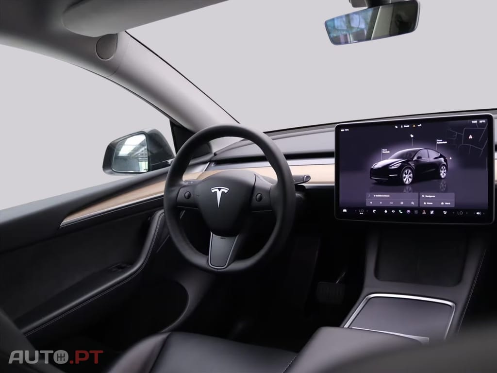 Tesla Model Y Long-Range AWD I.V.A DEDUTIVEL