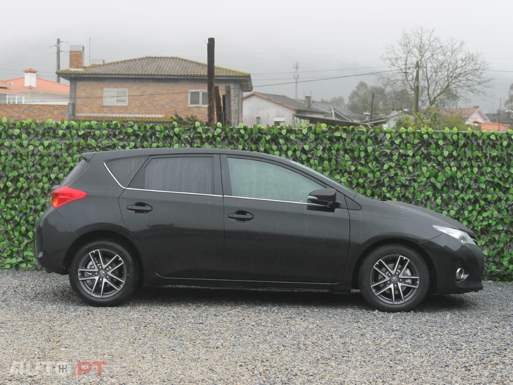 Toyota Auris 1.4 D-4D Exclusive