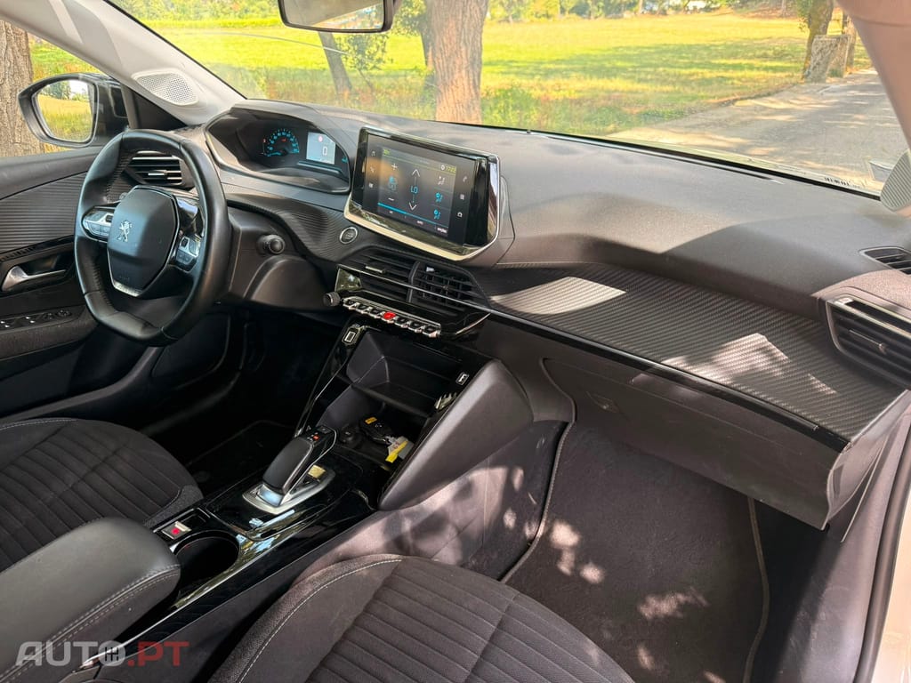 Peugeot E-208 50 kWh Style