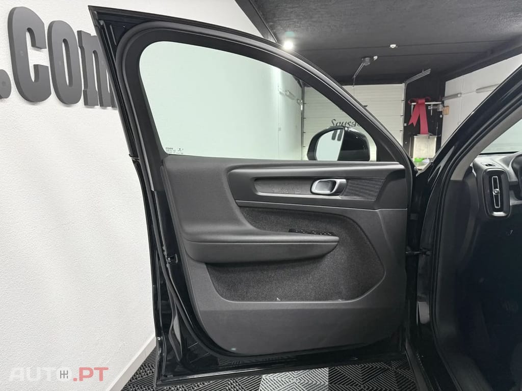 Volvo XC40 1.5 T2 Momentum Plus