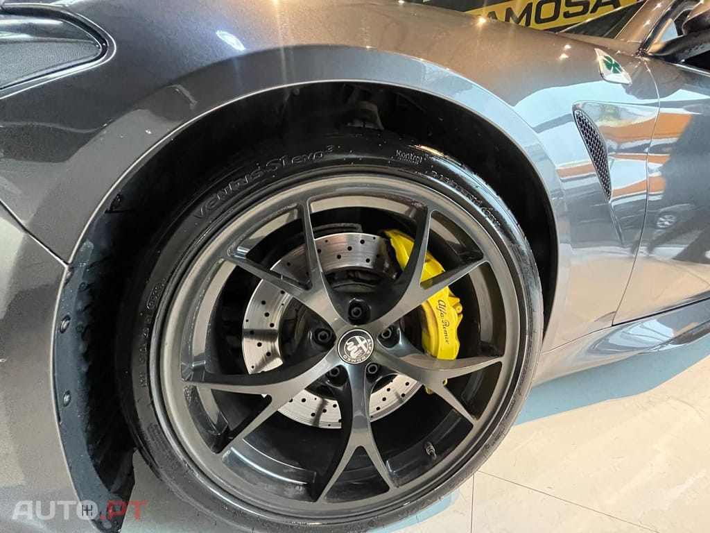 Alfa Romeo Giulia Quadrifoglio bi-turbo 510cv