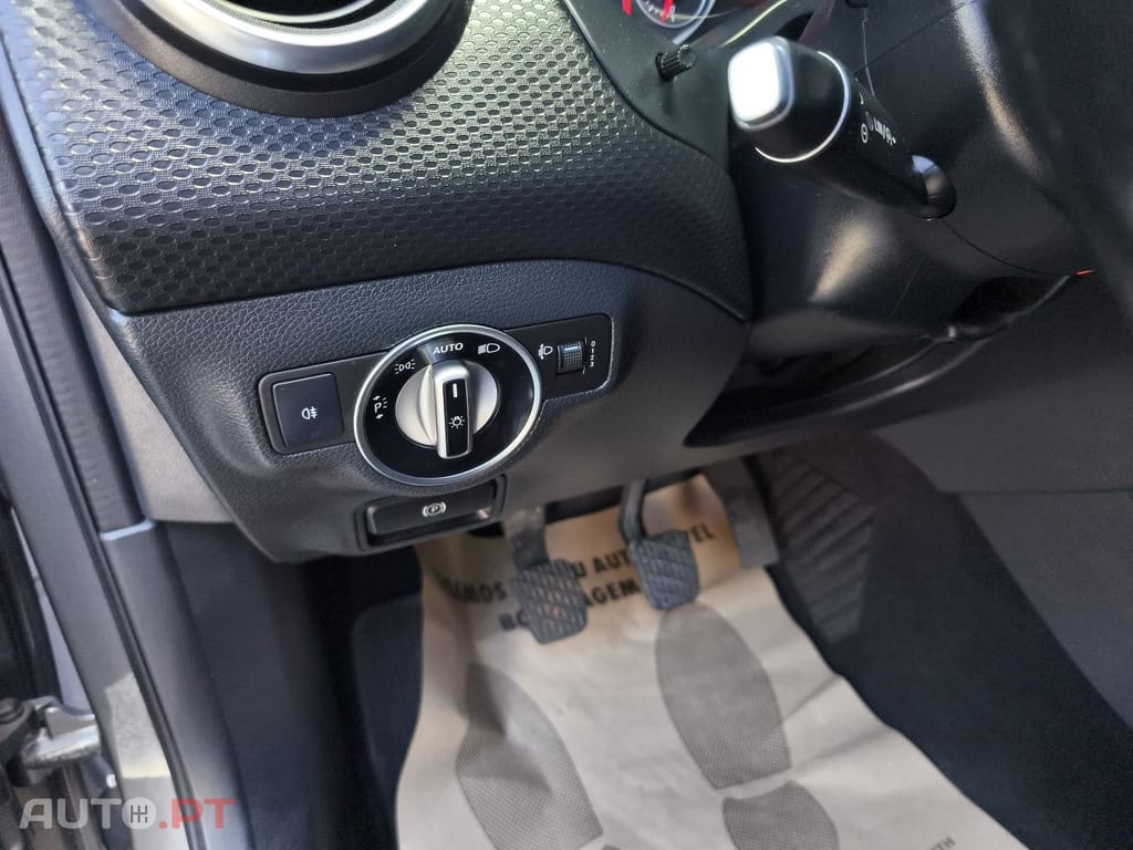 Mercedes-Benz A 180 d AMG Line