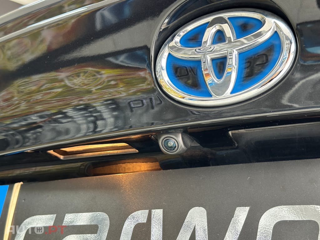 Toyota C-HR 2.0 Hybrid Square Collection