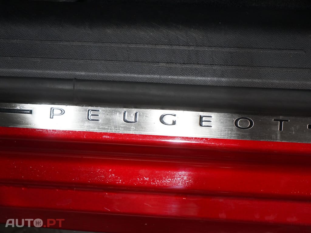 Peugeot E-208 50 kWh GT