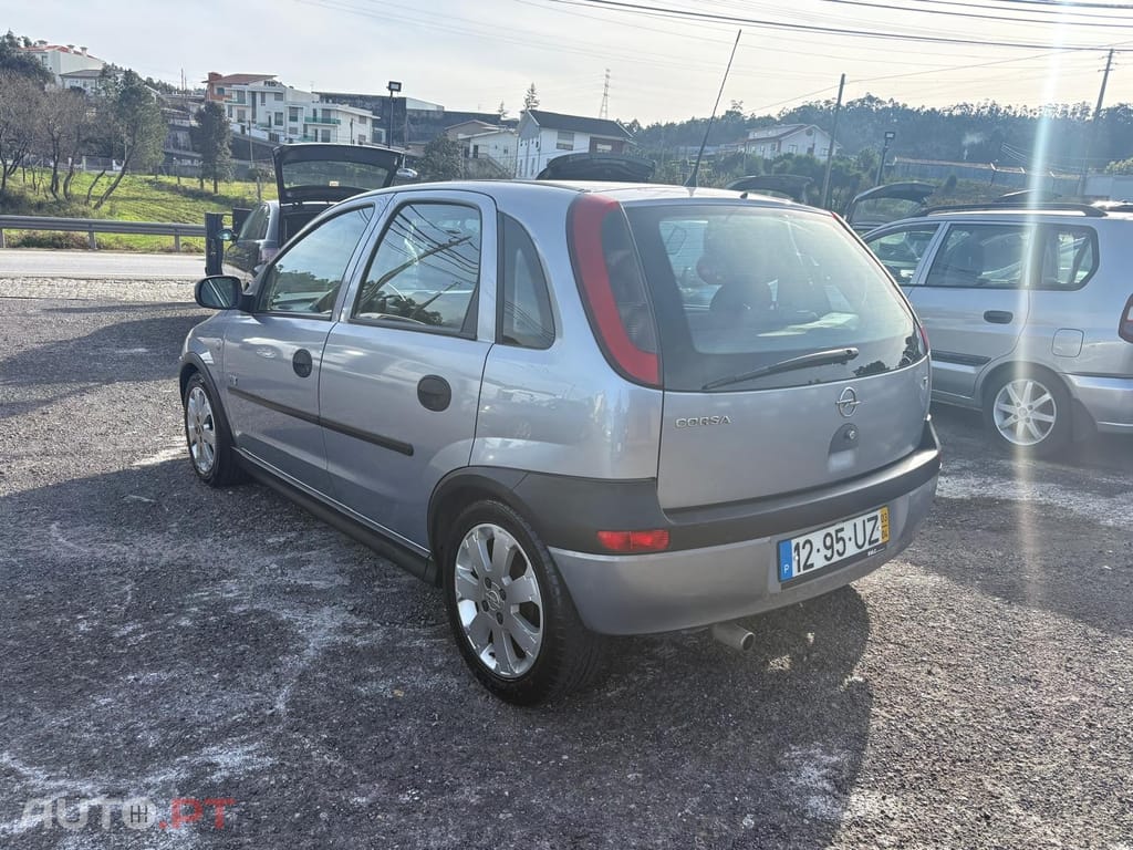Opel Corsa 1.2 16V Enjoy
