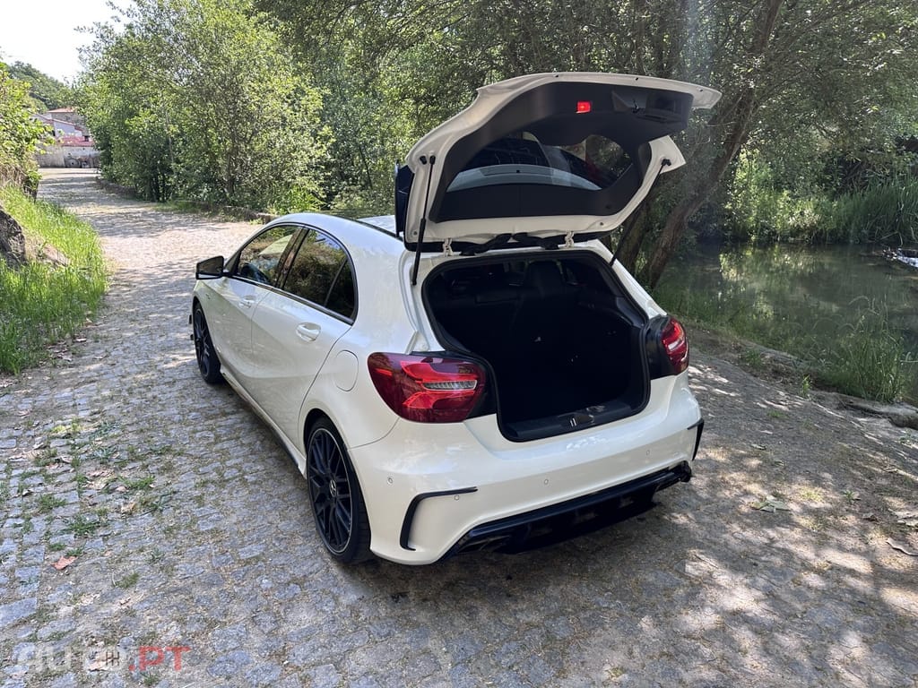 Mercedes-Benz A 45 AMG 4Matic Speedshift 7G-DCT
