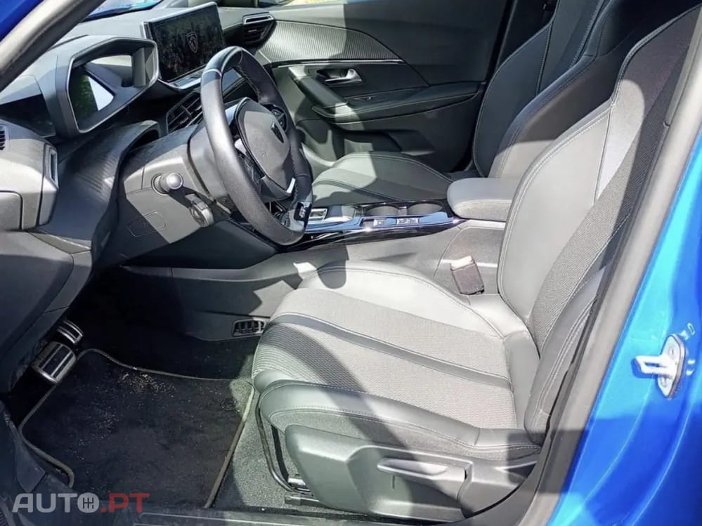 Peugeot E-2008 50 kWh GT