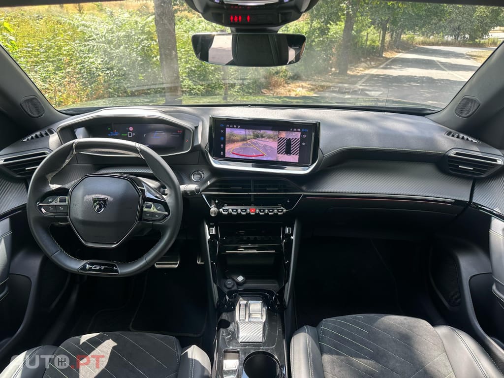Peugeot E-2008 50 kWh GT Pack