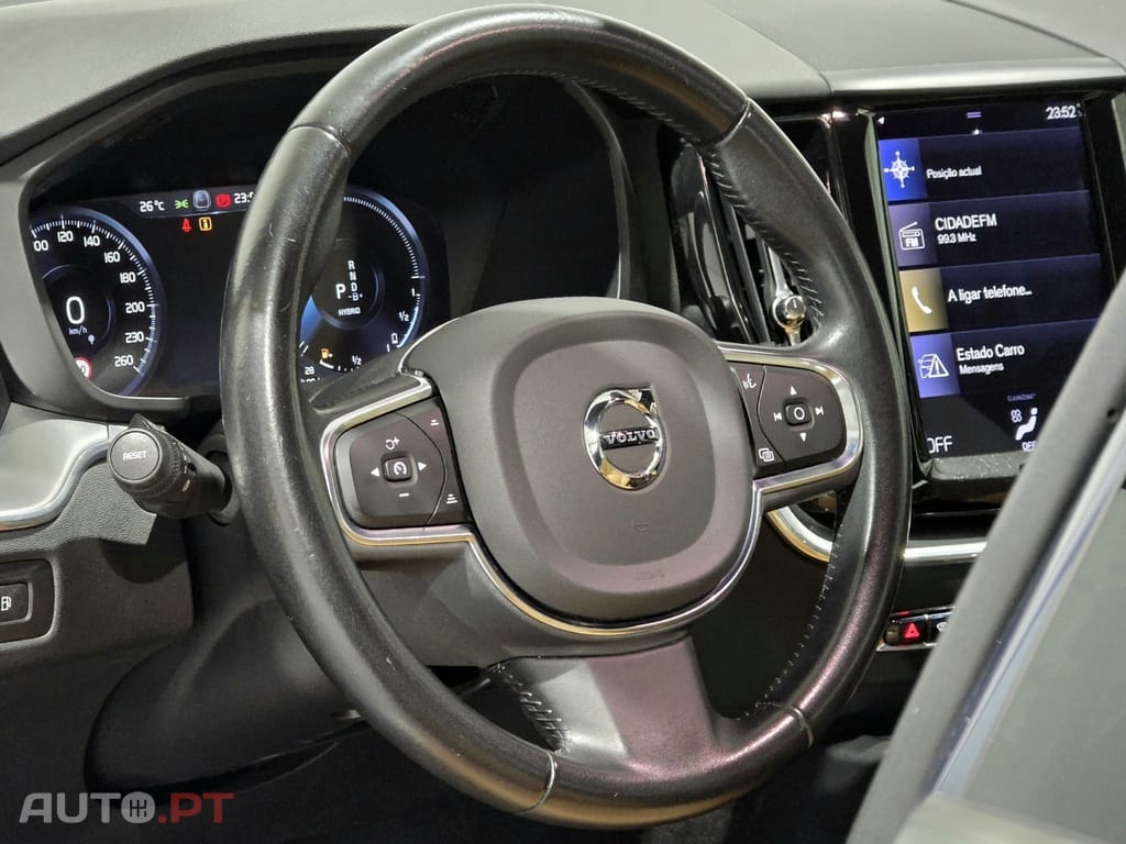 Volvo XC60 2.0 T8 PHEV Momentum AWD