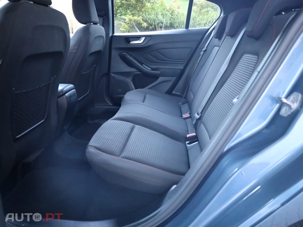 Ford Focus SW 1.0 EcoBoost MHEV ST-Line