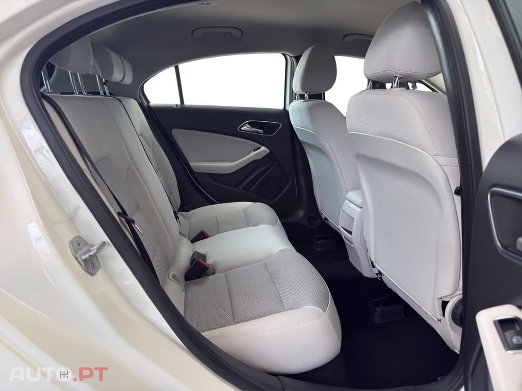Mercedes-Benz A 180 d 7G DCT