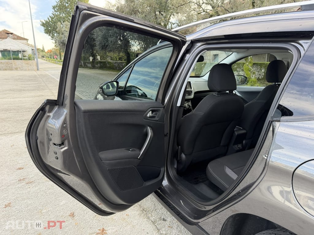 Peugeot 2008 1.2 PureTech Allure