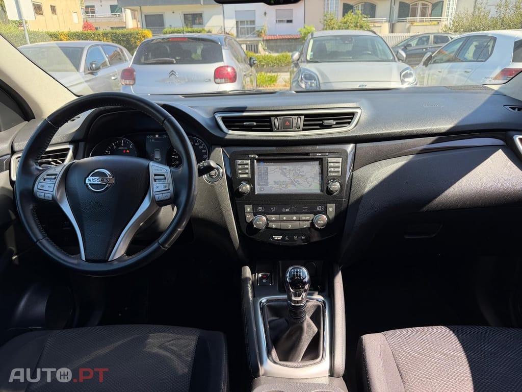 Nissan Qashqai 1.2 DIG-T N-Connecta 18
