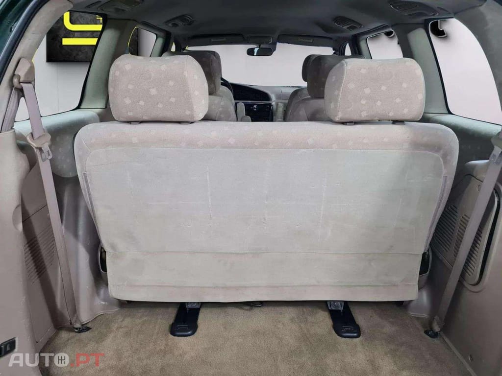 Kia Carnival LS