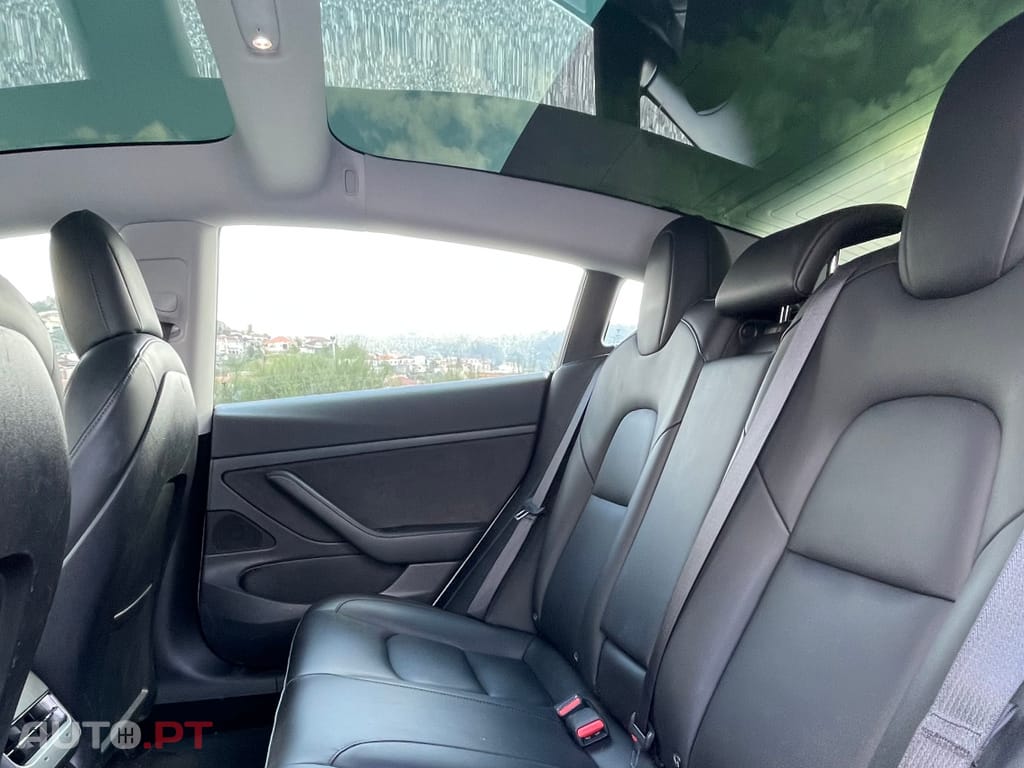 Tesla Model 3 RWD