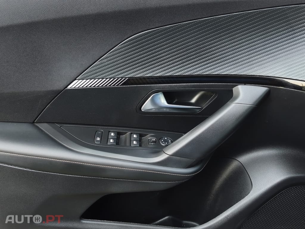 Peugeot 2008 TURBO 100 Allure
