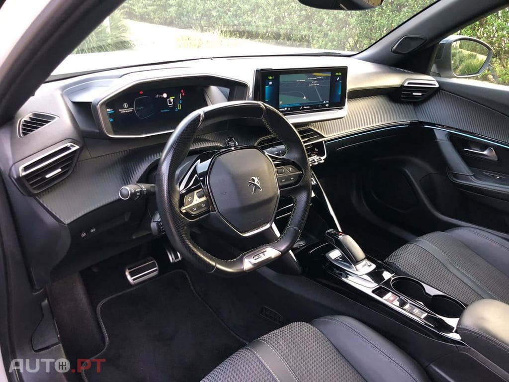 Peugeot E-2008 50 kWh GT