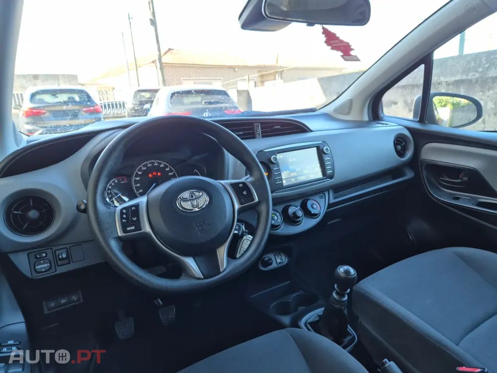 Toyota Yaris 1.5 VVT-i Active