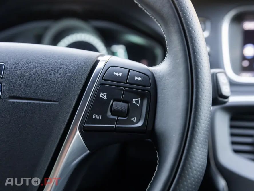 Volvo V40 1.6 D2 R-Design
