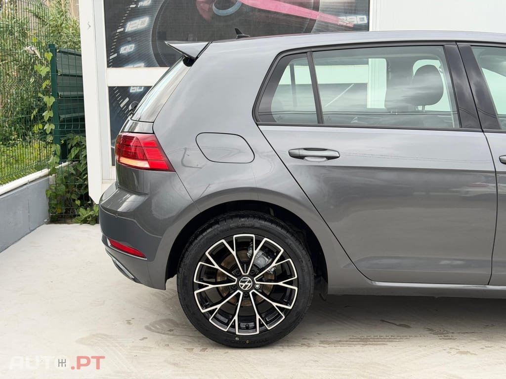 Volkswagen Golf 1.6 TDi Confortline