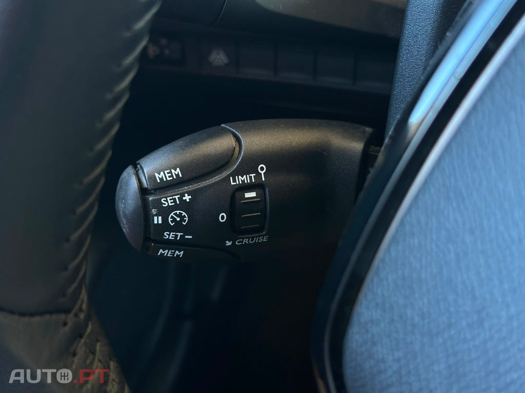 Peugeot E-208 50 kWh Allure Pack