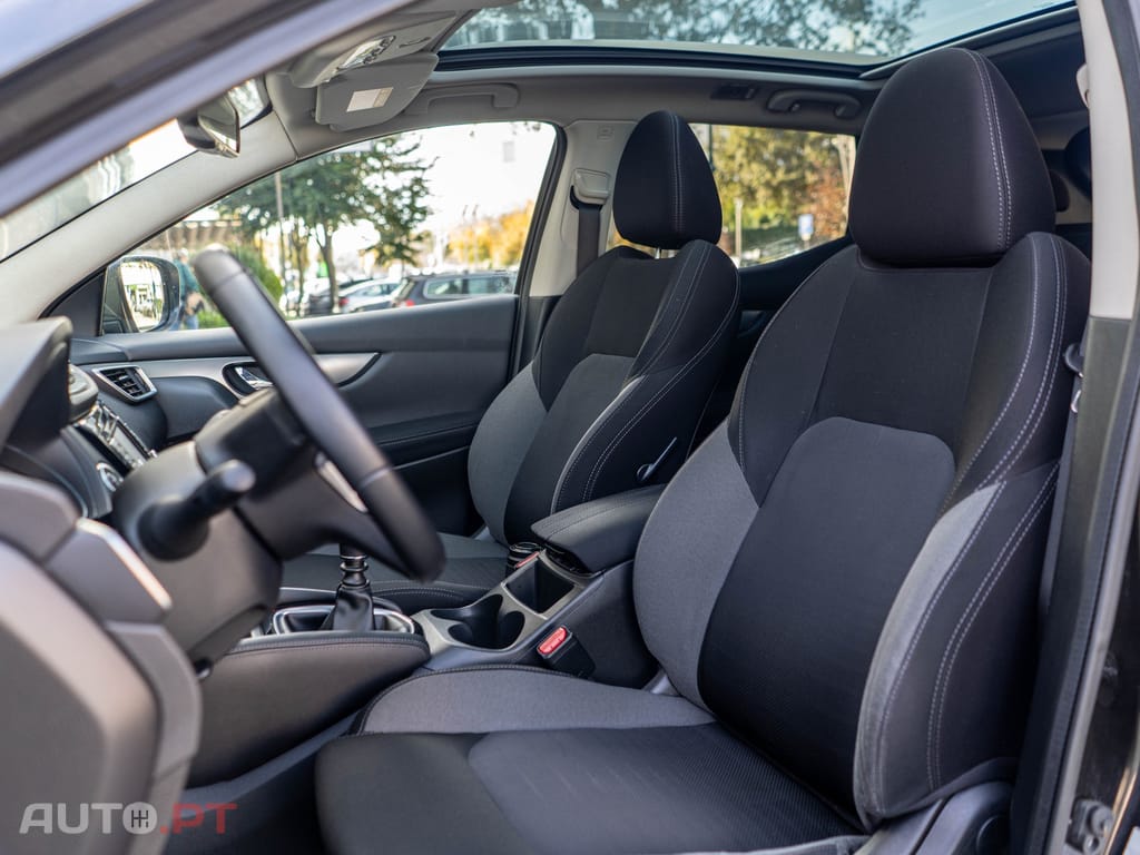 Nissan Qashqai 1.2 DIG-T N-Connecta 18