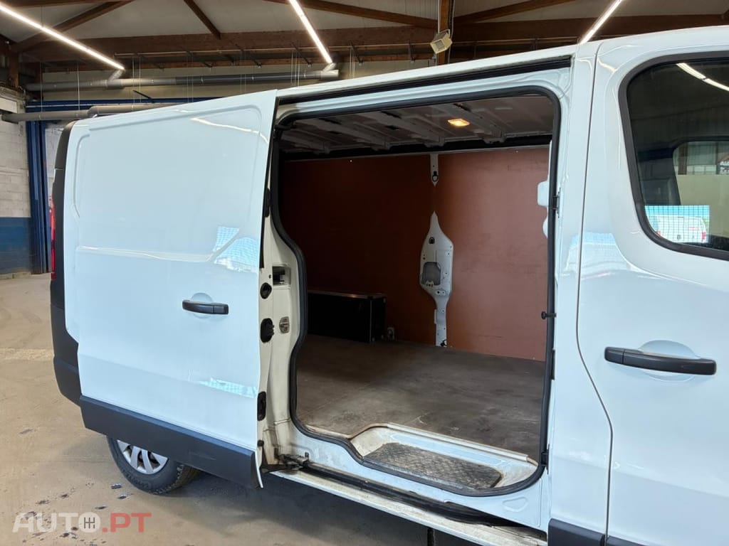 Renault Trafic 2.0 dCi L2H1 1.3T Grand Confort