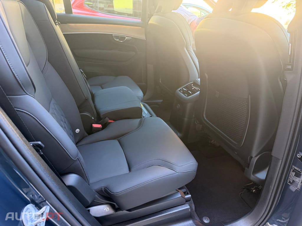 Volvo XC90 2.0 T8 PHEV Plus Dark AWD