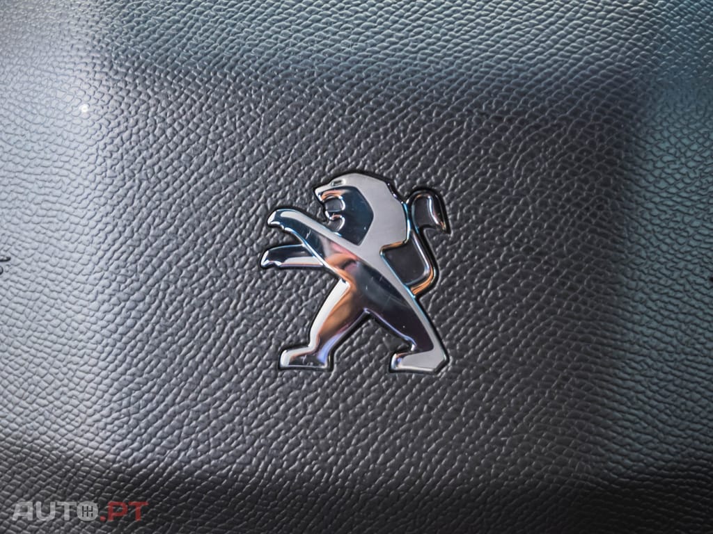 Peugeot 2008 1.2 PureTech GT Line EAT8