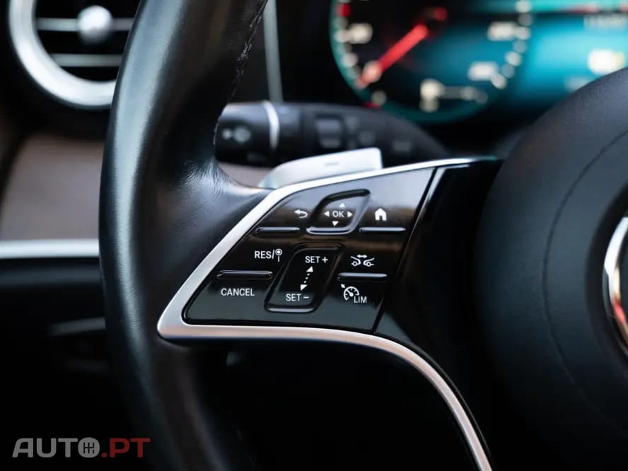Mercedes-Benz E 300 de 9G-TRONIC AMG Line