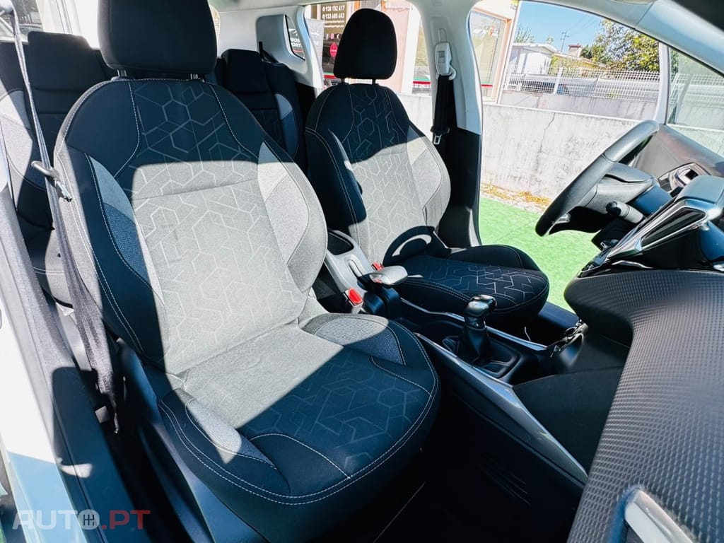 Peugeot 2008 1.2 PureTech Style